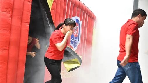 安全同行 | 營(yíng)銷中心開展消防安全實(shí)戰(zhàn)演練