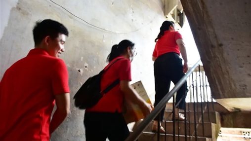 迎“七一”，送溫暖 | 百裕教育黨支部走訪慰問(wèn)困難老黨員